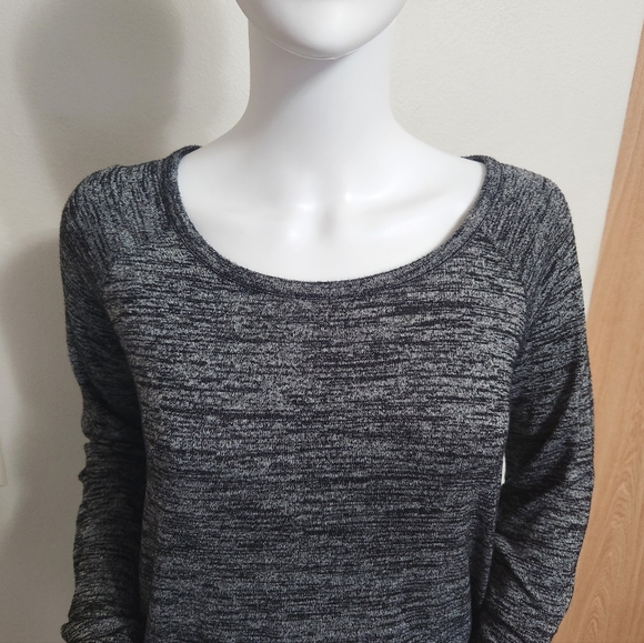 Athleta Open Back Pose Long Sleeve Top Size XS - Picture 3 of 16